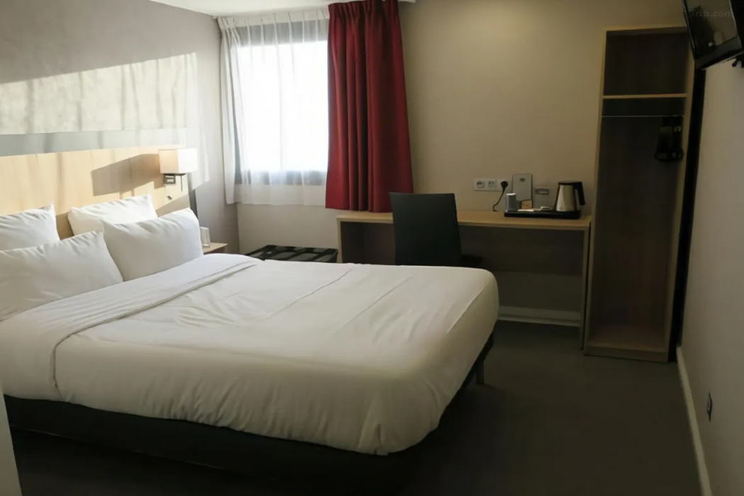 Brit Hotel La Ferte Bernard 9/21