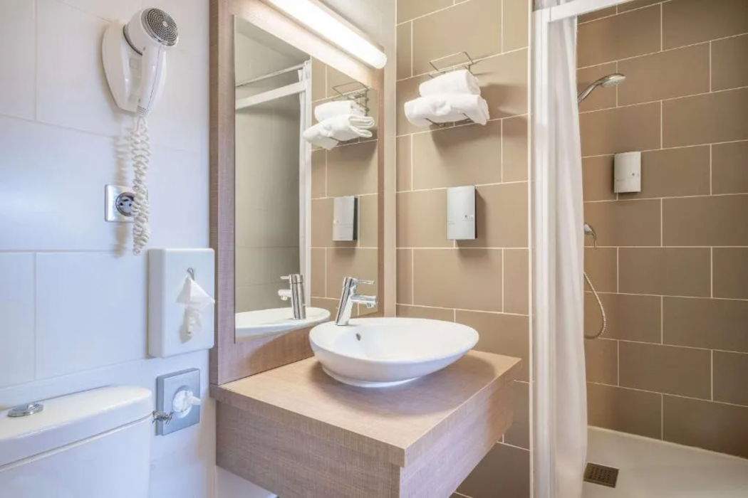 Comfort Hotel Linas Montlhery 12/23