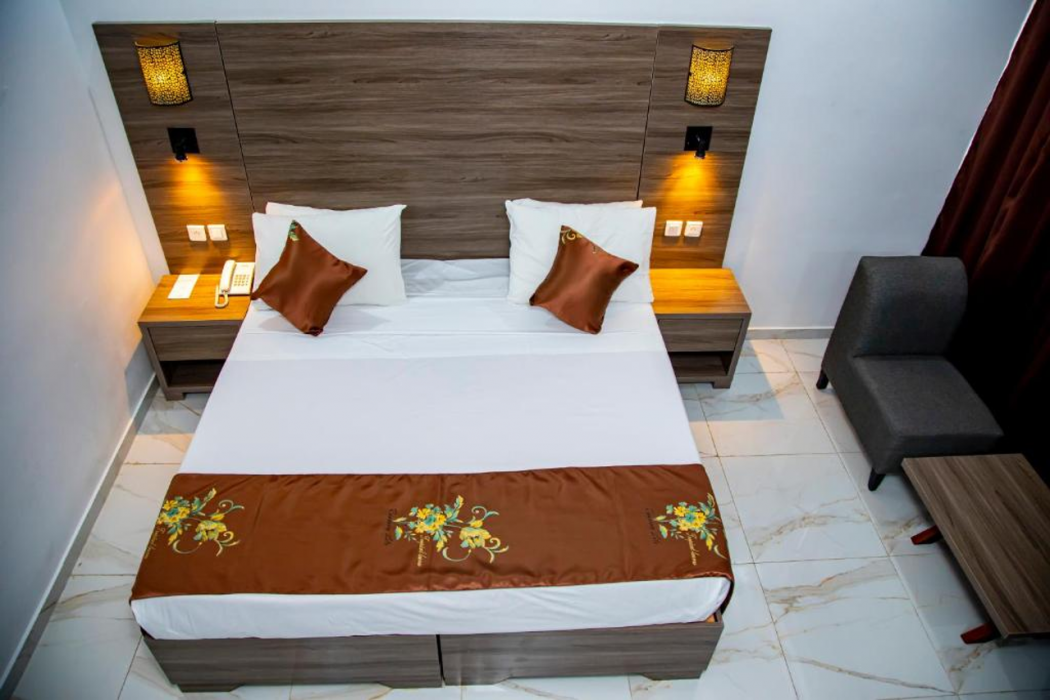 Hotel Sarakawa 8/60