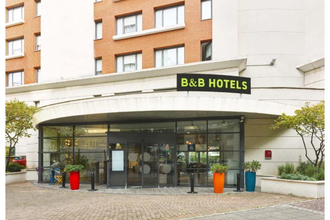 B&B HOME Rueil-Malmaison Gare in RUEIL-MALMAISON