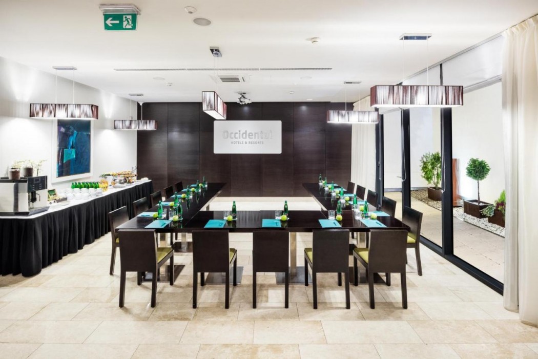 Occidental Praha Five 27/65