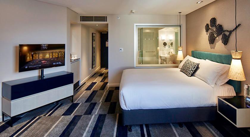 CROWN PROMENADE PERTH 14/55