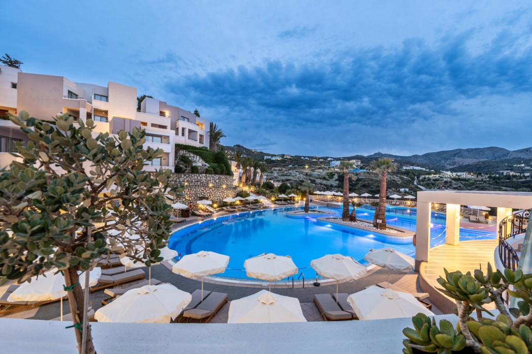 Athina Palace Resort & Spa 36/37