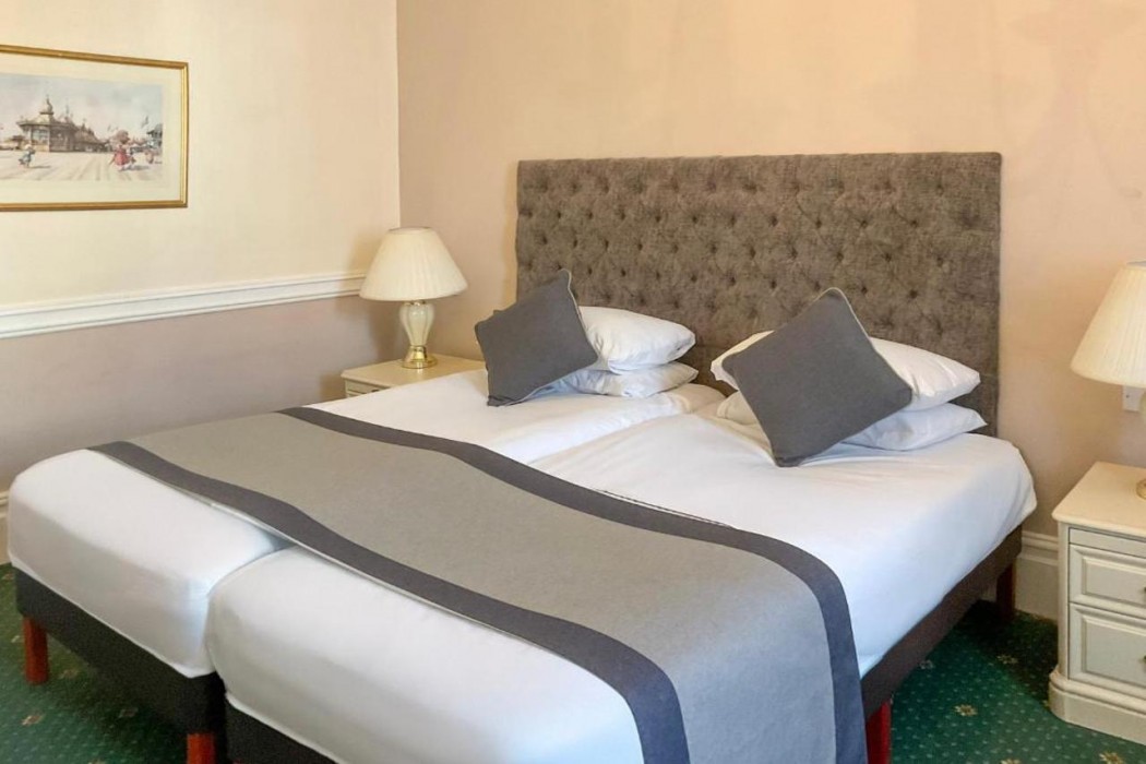 Royal Bath Hotel Bournemouth 12/61