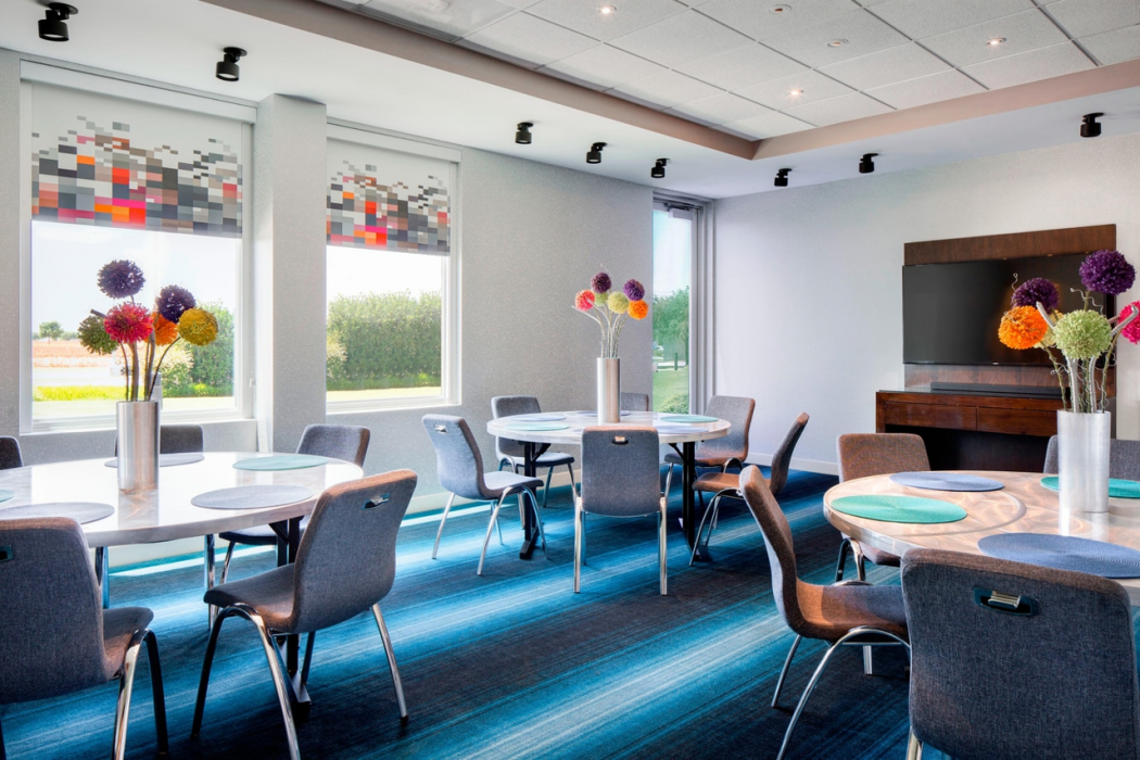 Aloft San Antonio Airport 16/23