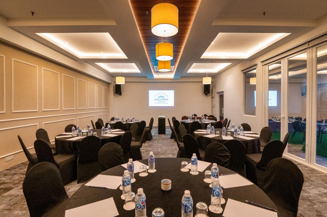 Howard Johnson by Wyndham Kota Kinabalu City Centre 32/72