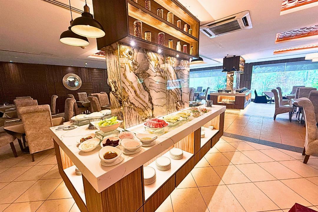 Howard Johnson by Wyndham Kota Kinabalu City Centre 29/72