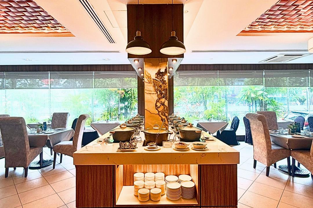 Howard Johnson by Wyndham Kota Kinabalu City Centre 24/72