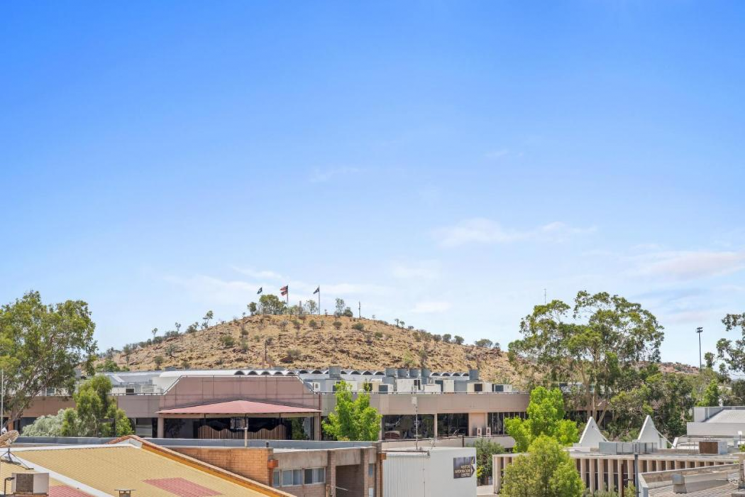Mantra Alice Springs 8/65