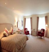 FOXHILLS CLUB AND RESORT WOKING 5/35