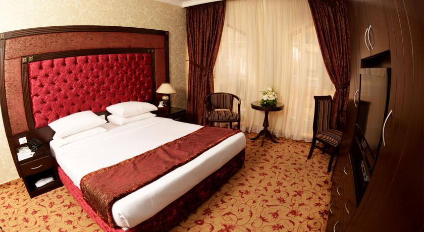 QUEENS SUITE HOTEL 14/61