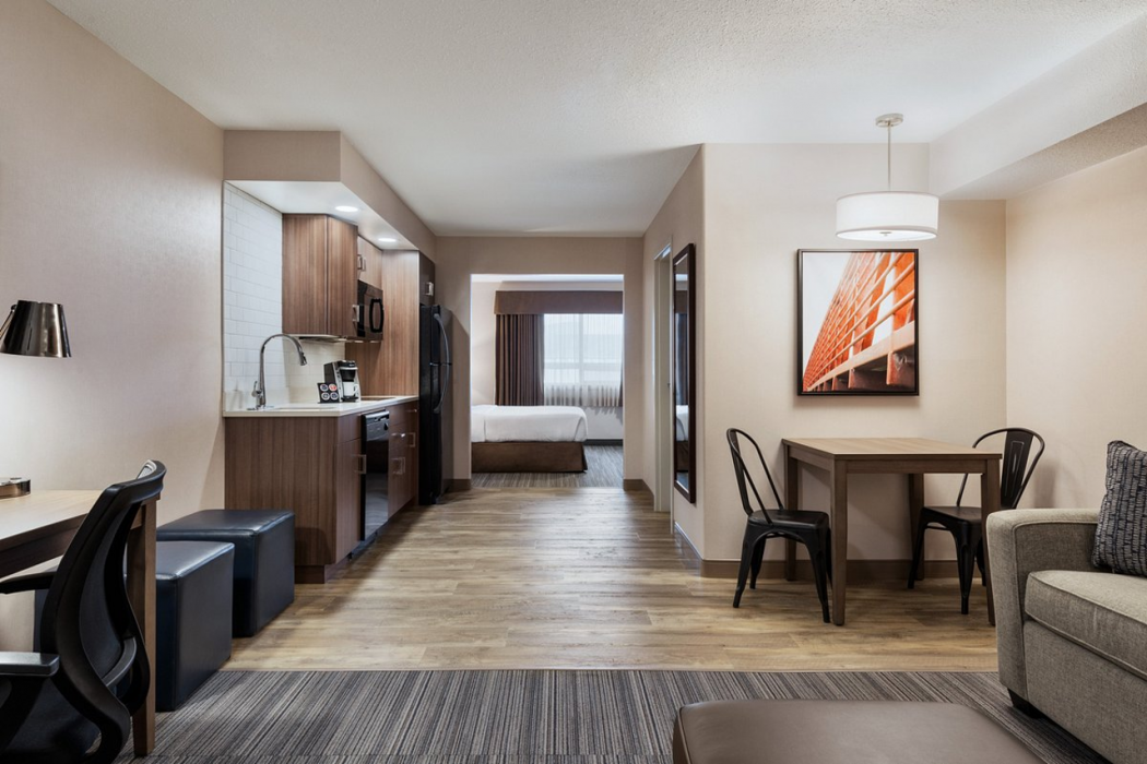 Canalta Airdrie Hotel 10/26