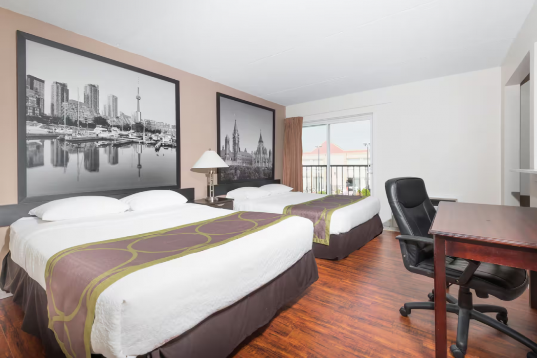 Super 8 by Wyndham Cambridge/Kitchener/Waterloo Area 10/33