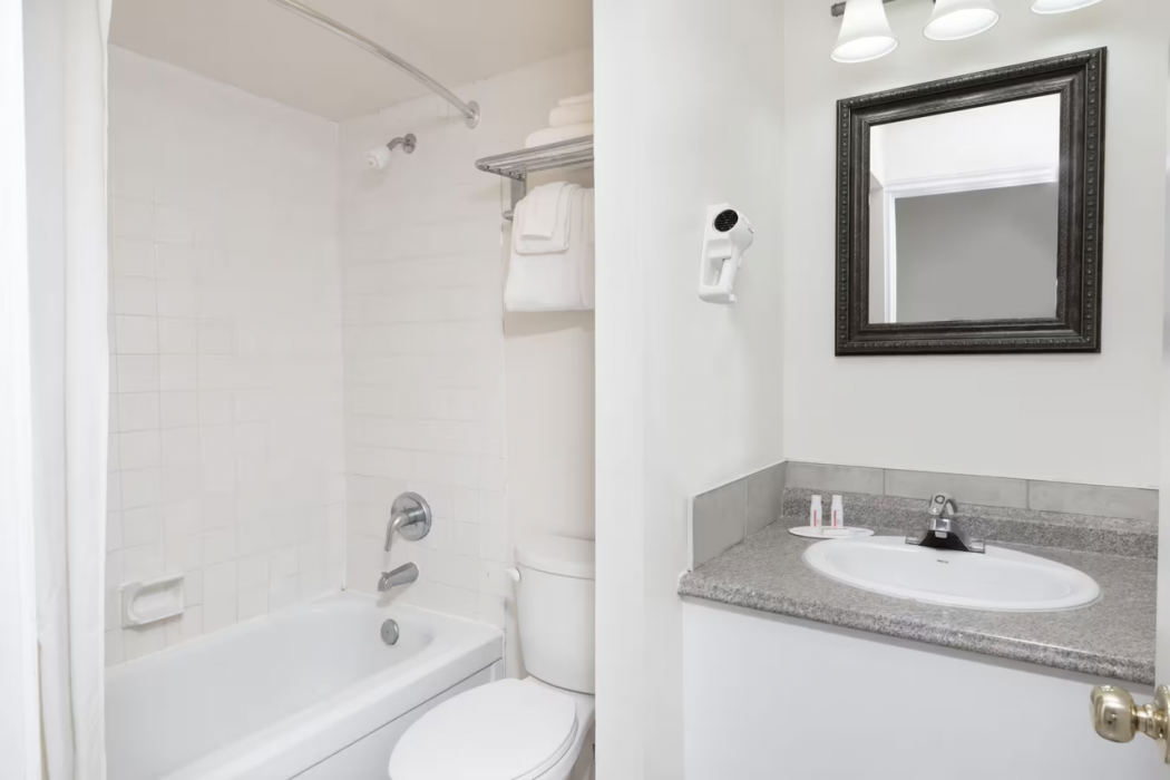 Super 8 by Wyndham Cambridge/Kitchener/Waterloo Area 13/33
