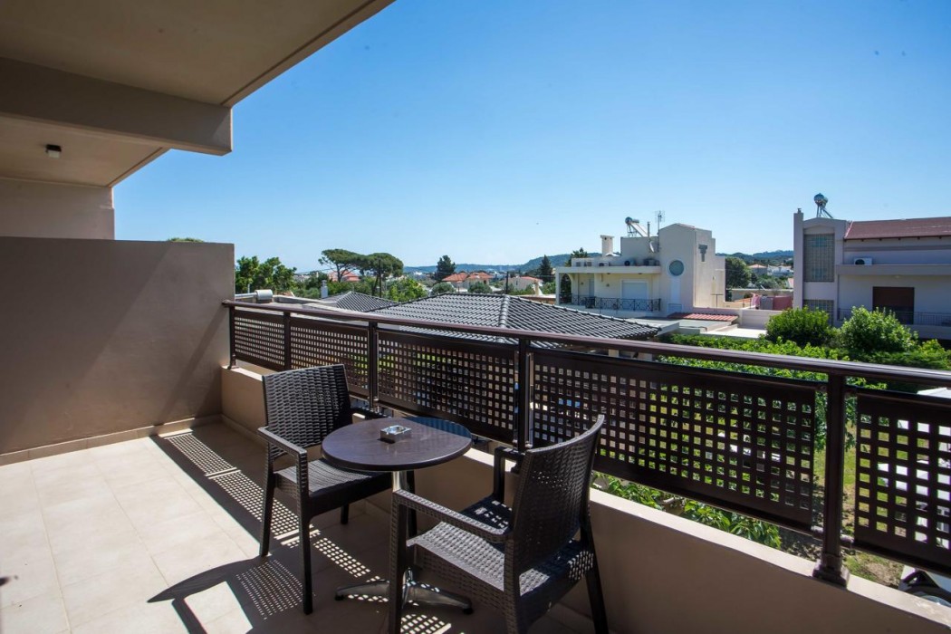 Santa Helena Hotel 37/90