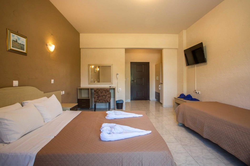Santa Helena Hotel 27/90