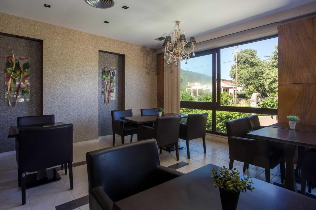 Santa Helena Hotel 53/90