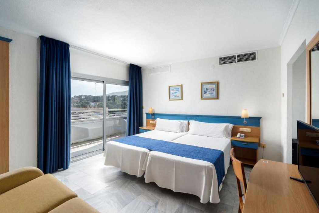 Room at AluaSun Costa Park, TORREMOLINOS