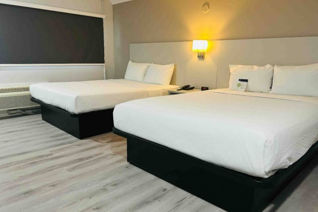 Motel6 Cornwall, On 11/57