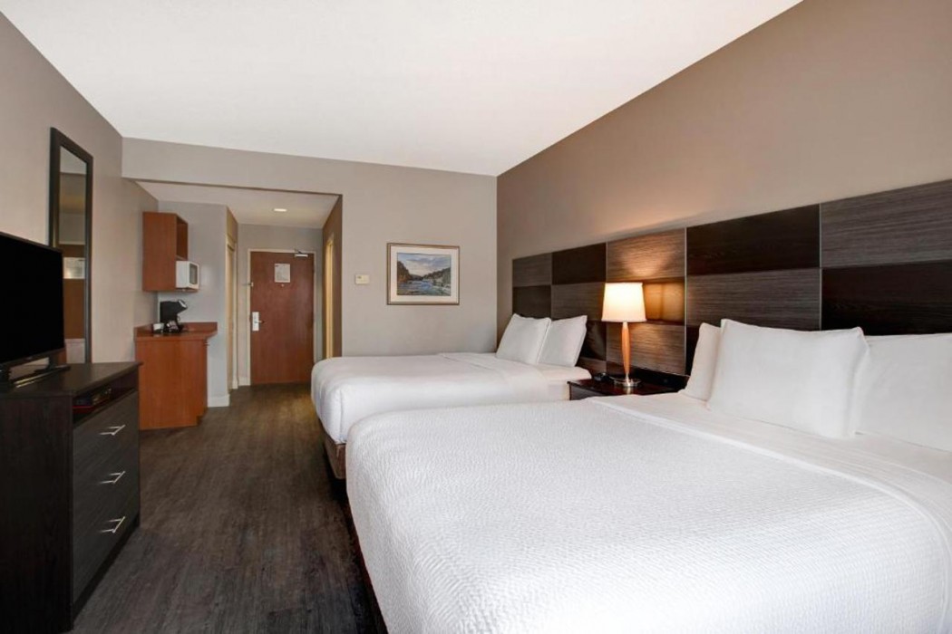 Days Inn & Suites By Wyndham Collingwood 9/38
