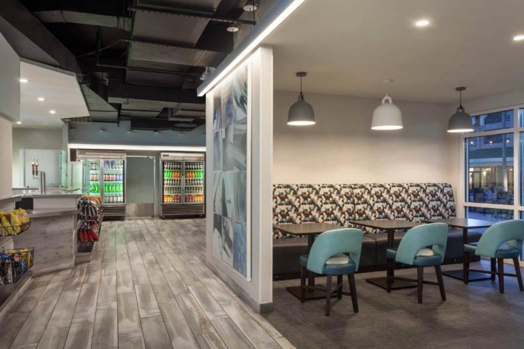 Fairfield Inn & Suites by Marriott Orlando International Drive/Convention Center 6/11