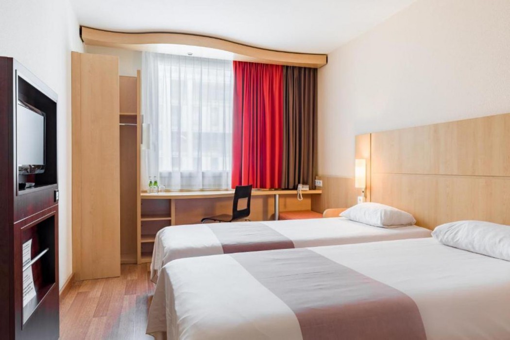 Ibis Warszawa Reduta 12/55