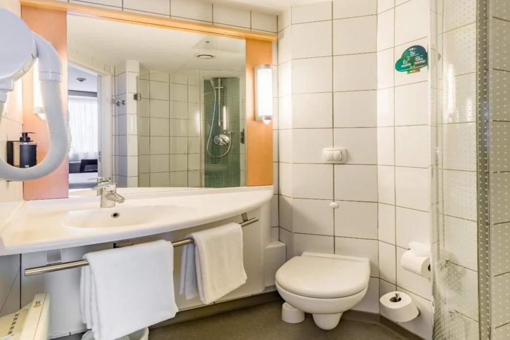 Ibis Warszawa Reduta 15/55