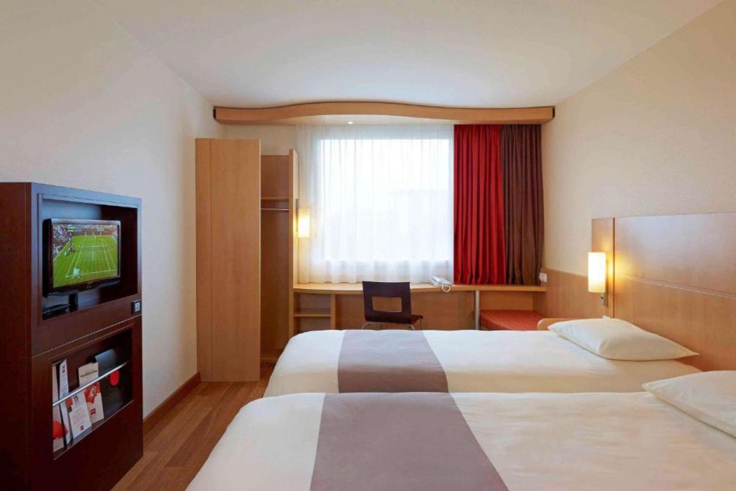 Ibis Warszawa Reduta 11/55