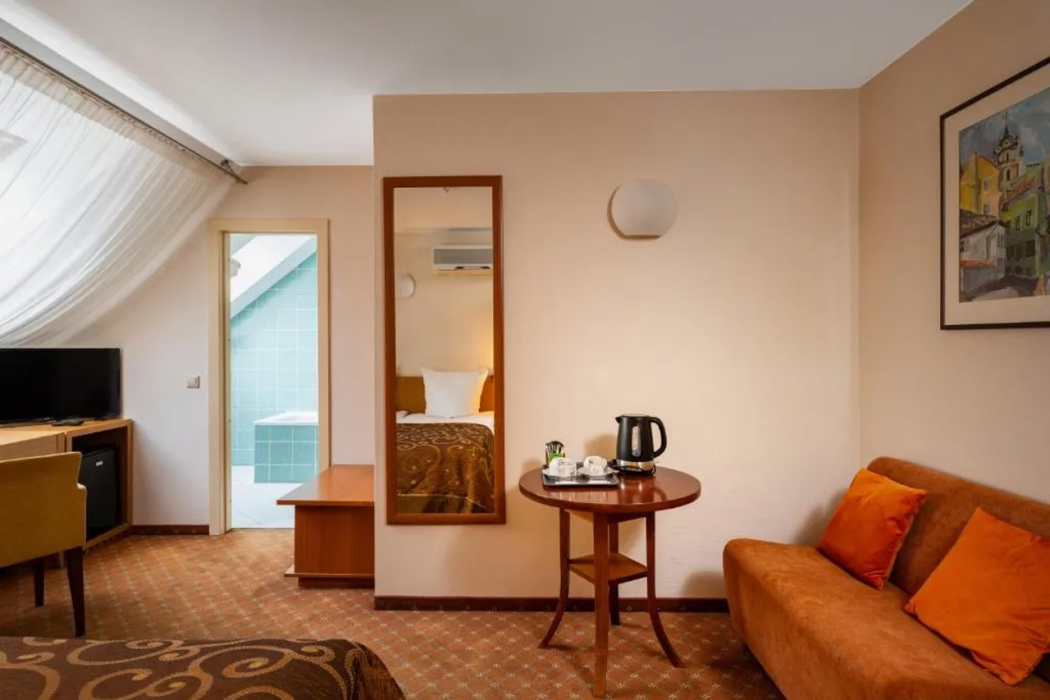 Mabre Residence Hotel 11/82