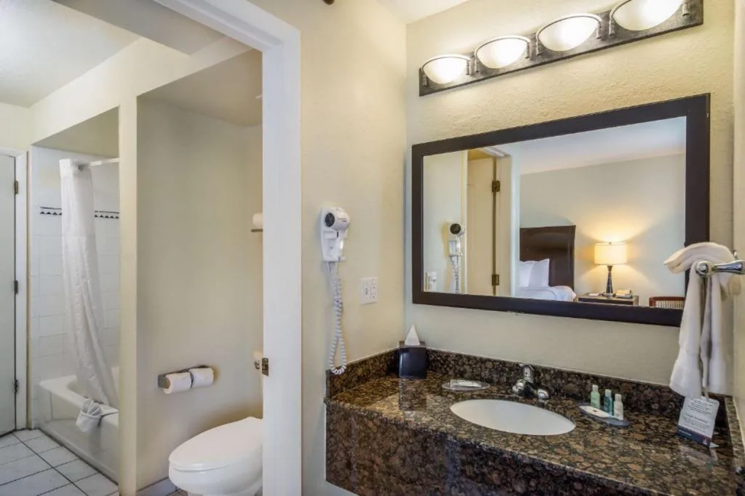 Clarion Inn and Suites Central Clearwater Beach FL 10/23
