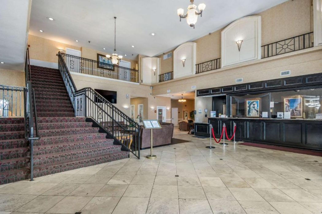 Clarion Inn and Suites Central Clearwater Beach FL 4/23