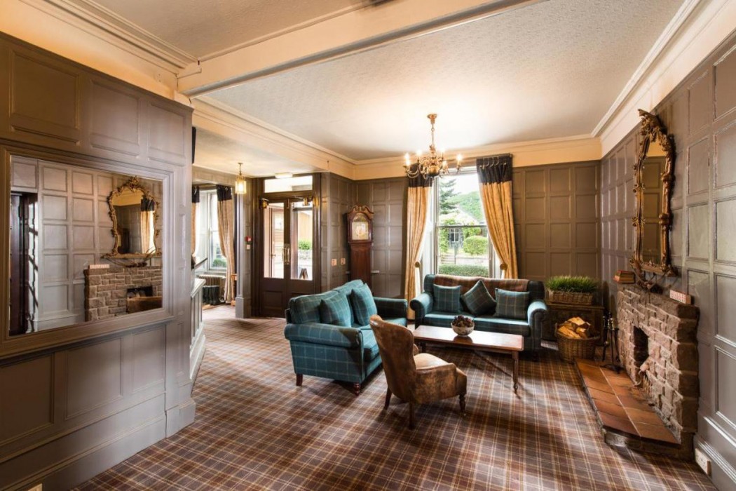 Balmoral Arms 17/32