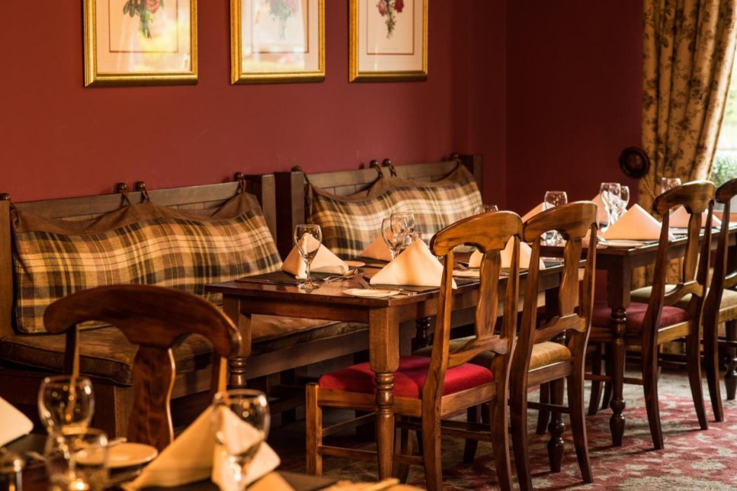 Balmoral Arms 18/32