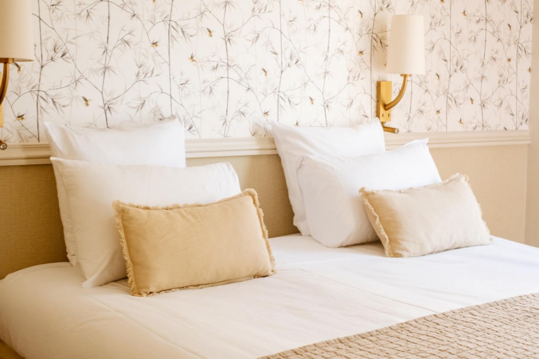 R Kipling Hotel by Happyculture 11/63