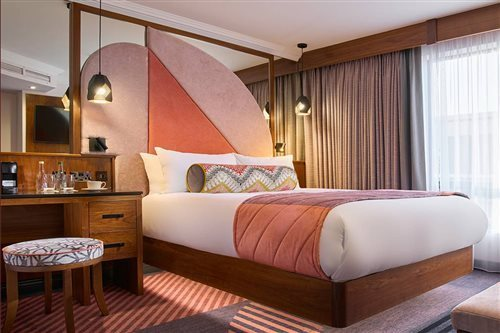Arthaus Hotel 8/15