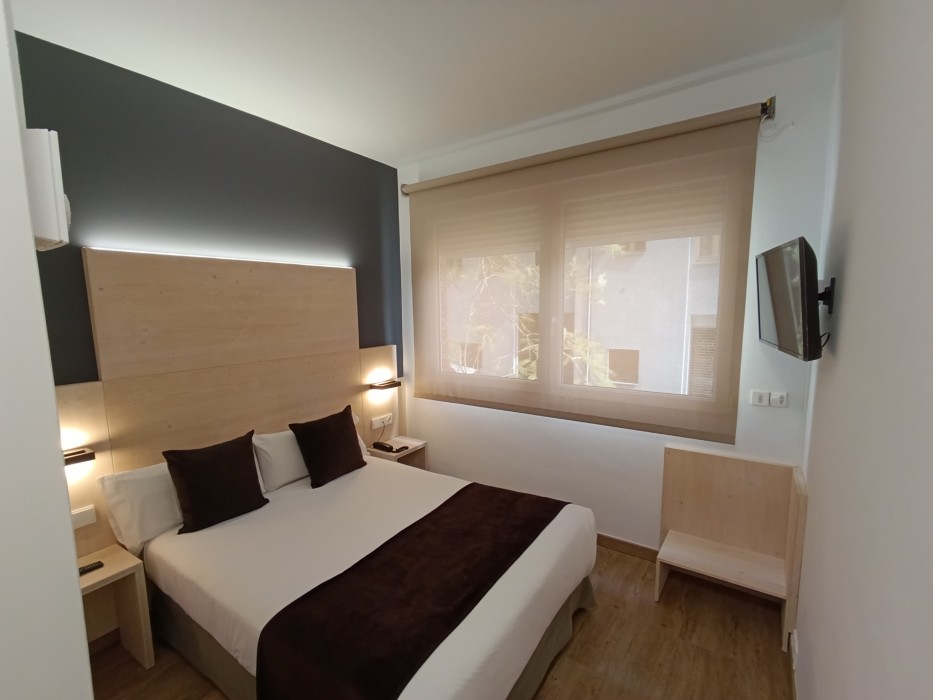 Travessera Hotel 35/83
