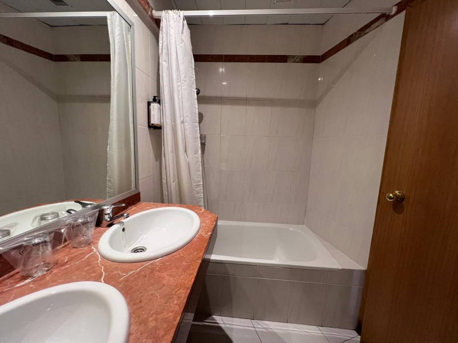Travessera Hotel 33/83