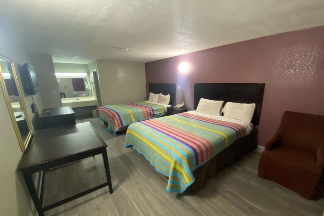 Diamond Inn Forrest City I-40 11/46