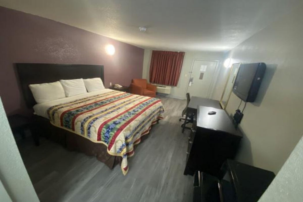 Diamond Inn Forrest City I-40 8/46