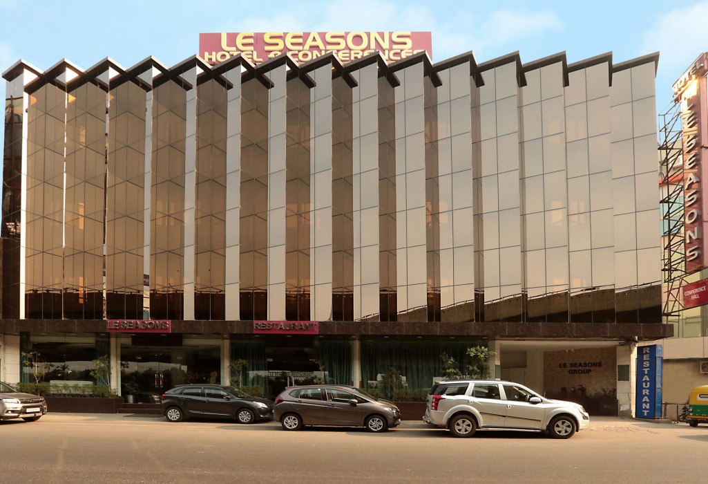 Hotel Le Seasons 14/19