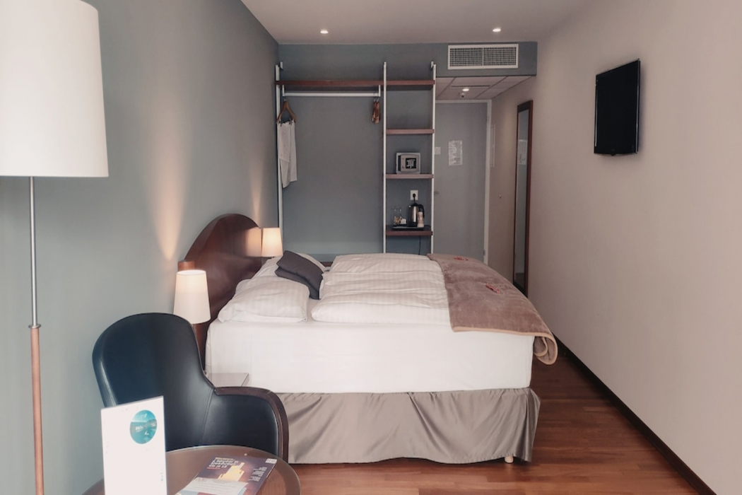Hotel Rallye & Entrees aux Bains de la Gruyere 10/27