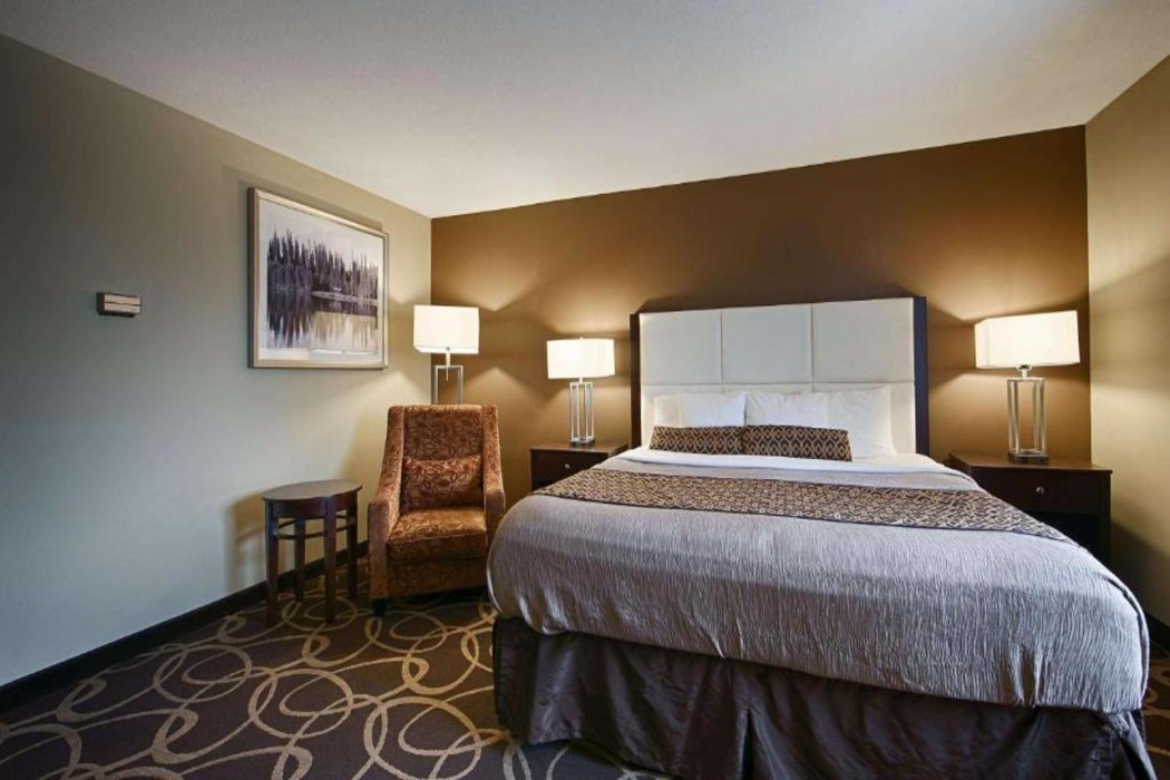 Best Western Plus Pioneer Park Inn 25/36