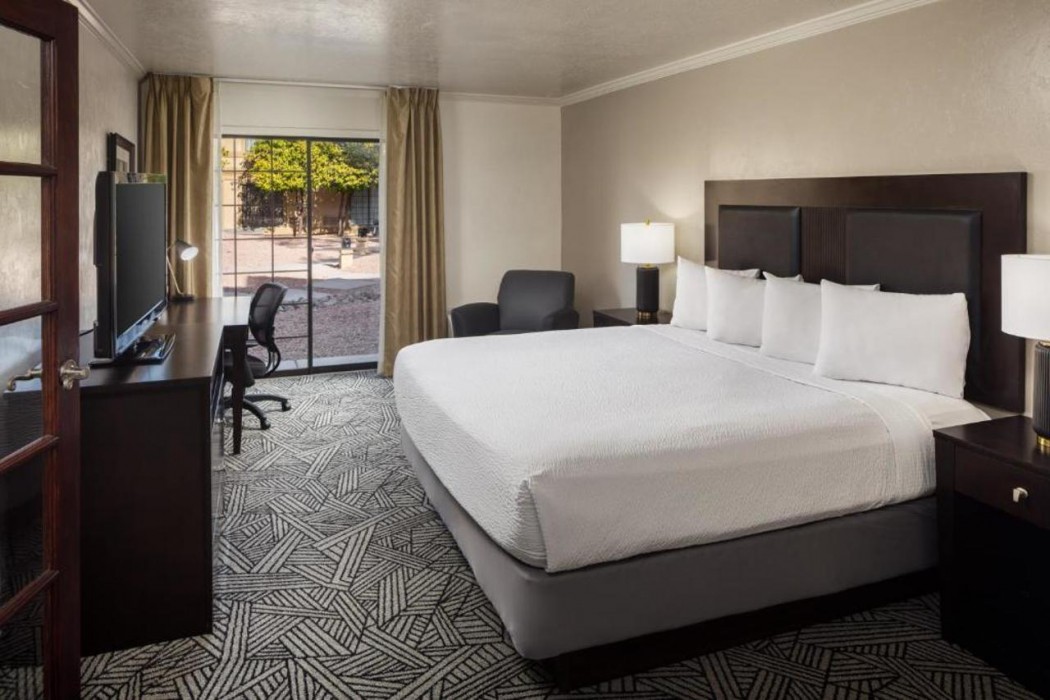 Wyndham Tucson Airport & Conference Center 10/66