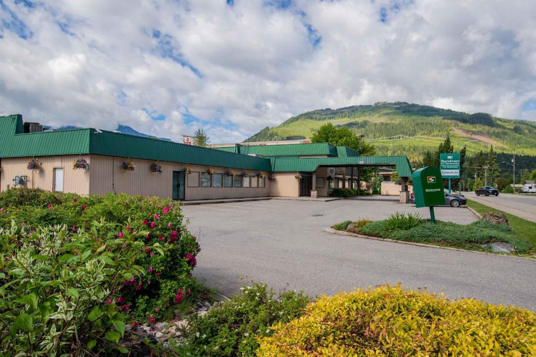 Sandman Hotel Revelstoke 2/26