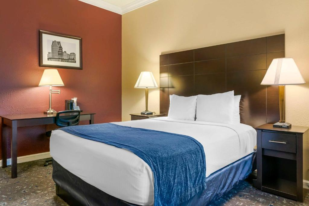 Best Western Greenfield Inn 4/32