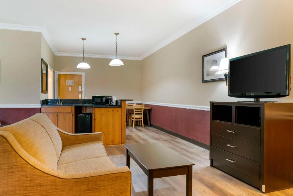 Best Western Greenfield Inn 6/32