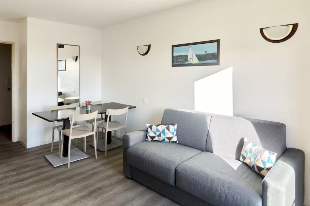 Comfort Aparthotel Versailles St Cyr l Ecole 8/17