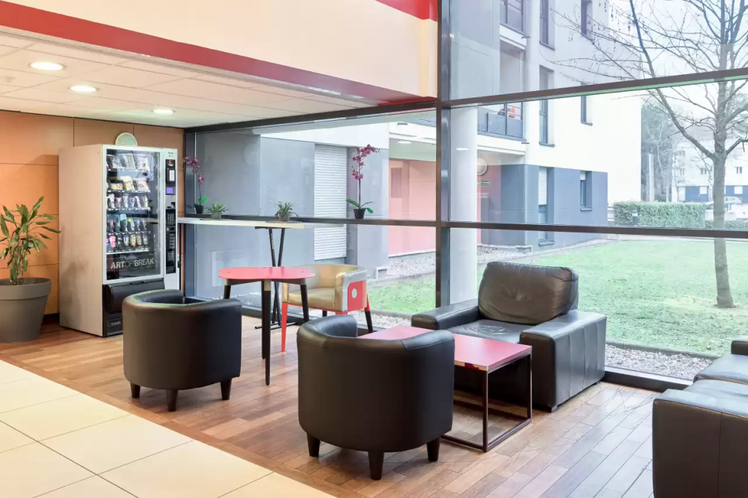 Comfort Aparthotel Versailles St Cyr l Ecole 4/17