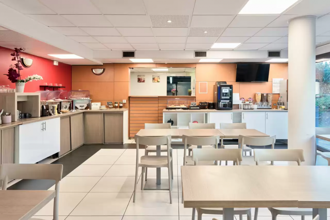 Comfort Aparthotel Versailles St Cyr l Ecole 14/17