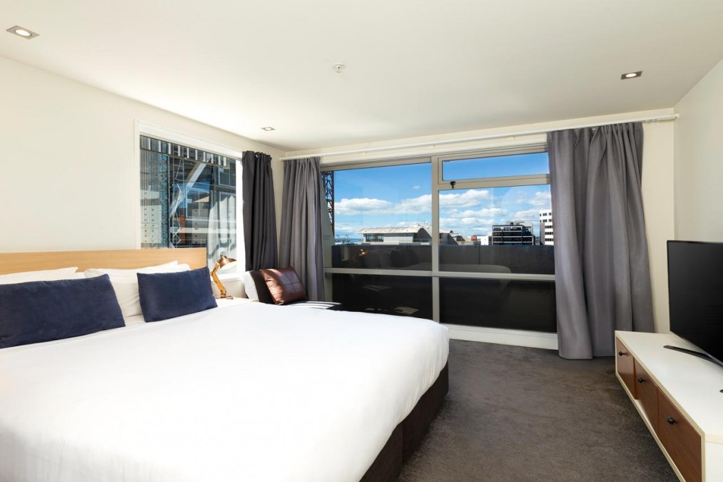 Auckland Harbour Suites 3/24
